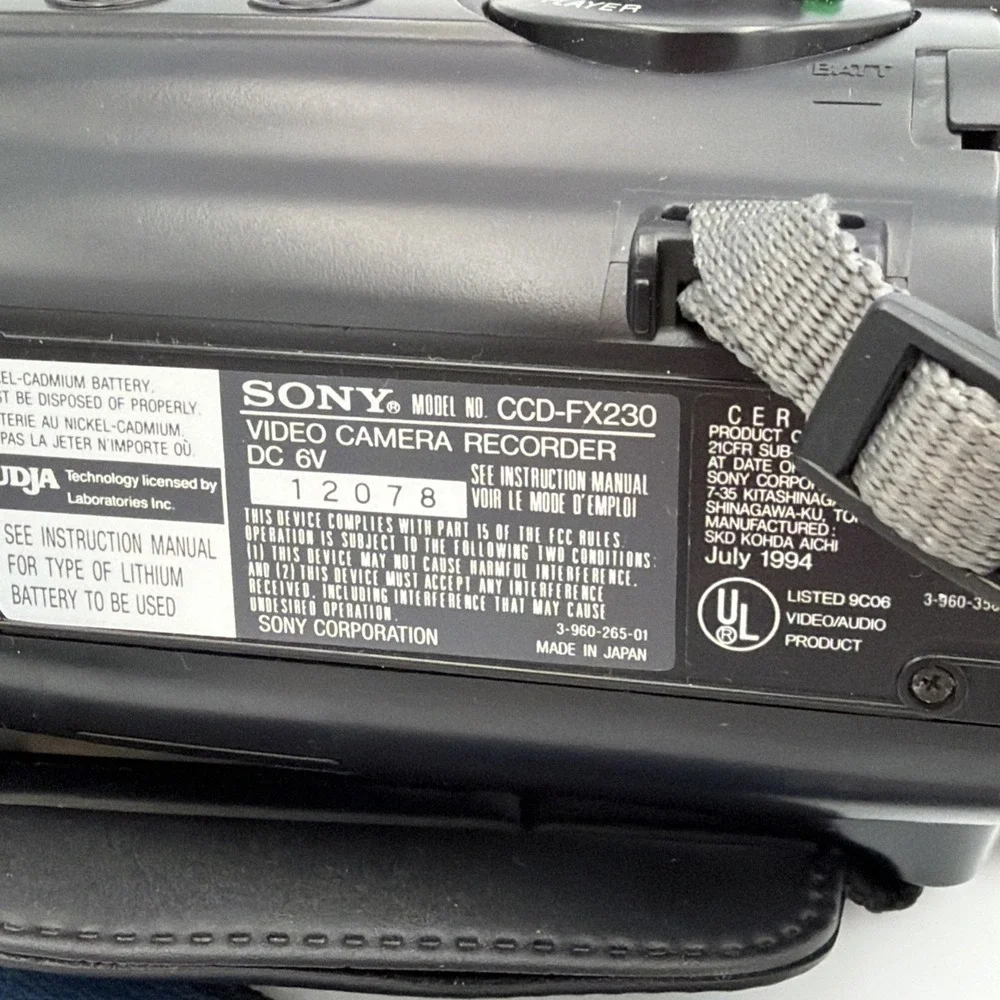 Sony CCD-FX230 8mm Video8 Camcorder Camera Player Video Transfer Untested Kit